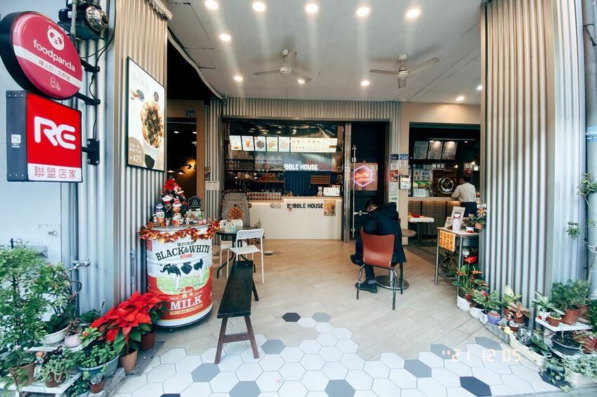 [台中北區] BUBBLE HOUSE波波食堂x雞蛋仔專賣店 ｜Dyson吹出外脆內Ｑ口感｜想吃什麼料自由配｜內附菜單