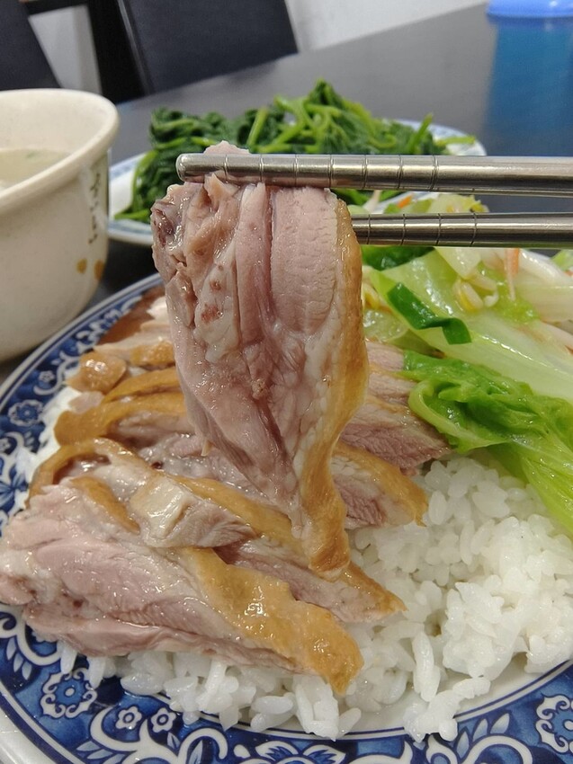 63128.jpg - 【新北.中和】景安站午餐&晚餐推薦。鵝肉庄麵攤鵝肉超鮮嫩有鹽水+煙燻。鵝肉麵+鵝肉飯+各式滷味小菜