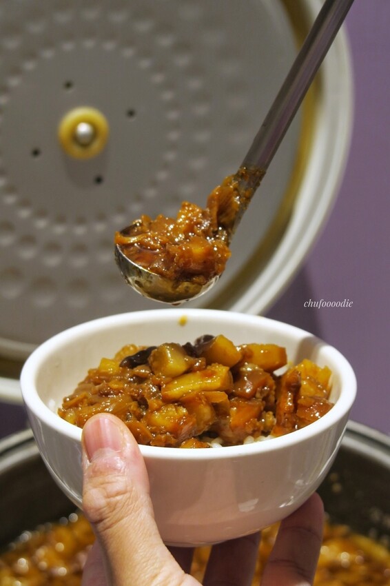 【哈肉鍋】冰淇淋飲料自助吧無限享用~高雄家樂福美食肉多多的個人麻辣鍋、個人牛奶鍋