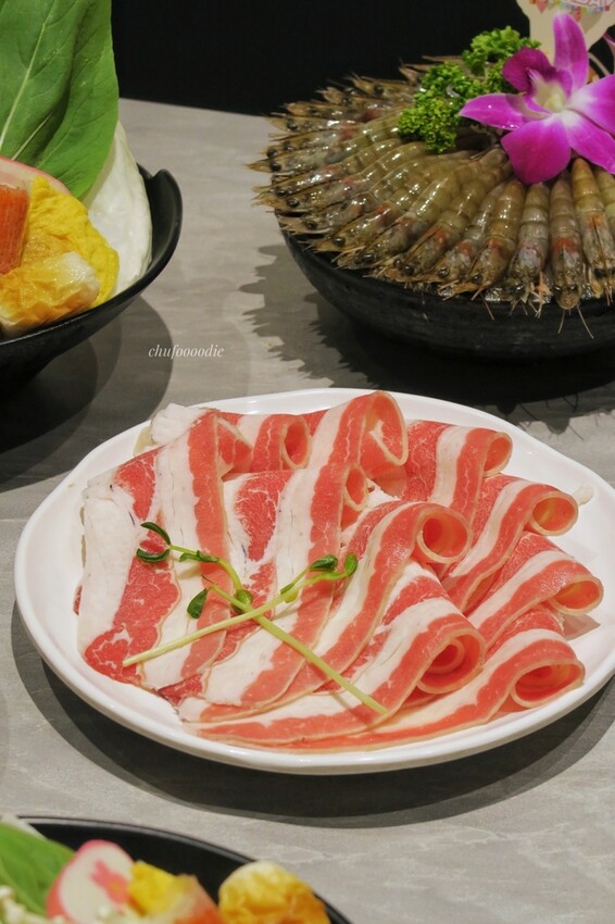 【哈肉鍋】冰淇淋飲料自助吧無限享用~高雄家樂福美食肉多多的個人麻辣鍋、個人牛奶鍋