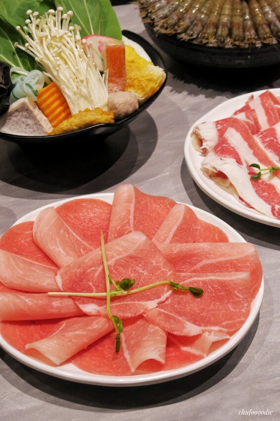 【哈肉鍋】冰淇淋飲料自助吧無限享用~高雄家樂福美食肉多多的個人麻辣鍋、個人牛奶鍋