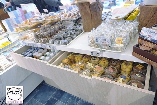 211208FM058A.jpg 211208FM058A.jpg