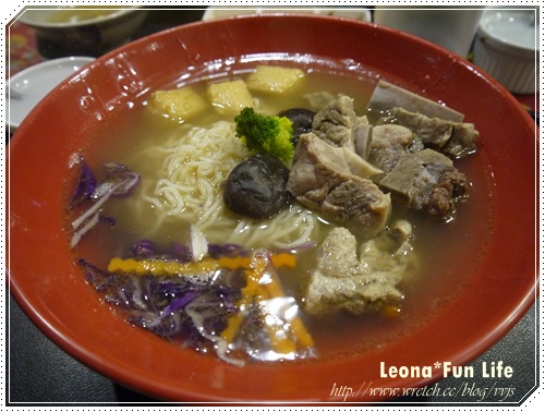 【食記】不會很想再去。花蓮星爺肉骨茶餐廳