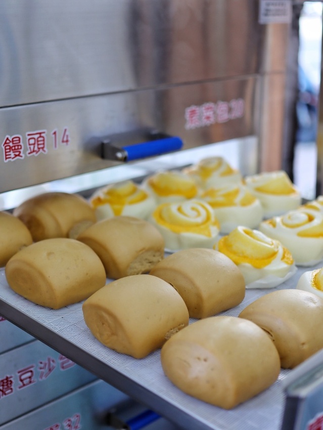 【台中食記】新開幕!鼎泰豐指定麵粉、自製老麵發酵『樂麥包子』開到晚上10點,高品質銅板價14元起,20種口味任你選