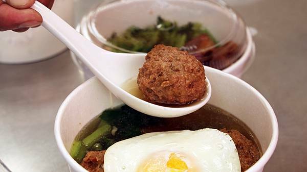 /tmp/phpfSxNAJ /tmp/phpfSxNAJ