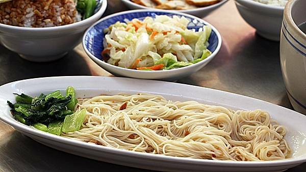 /tmp/phpHyTKtX /tmp/phpHyTKtX