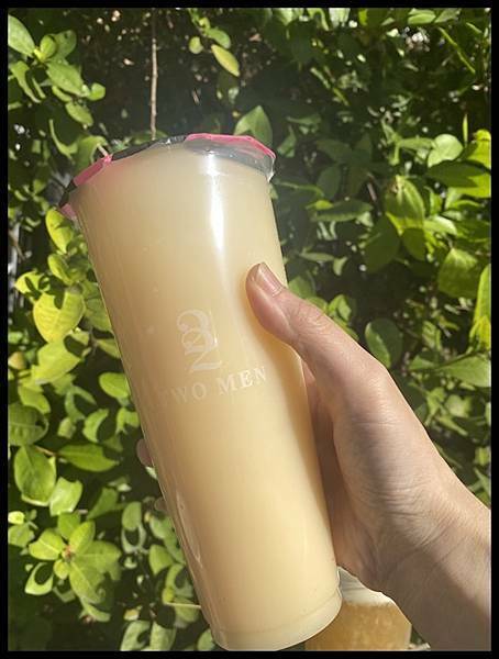 【大里飲料推薦】台中全新飲料品牌~🍹🍹【TWO MEN 22 吐MEN輕食飲品咖啡】走過、路過，千萬