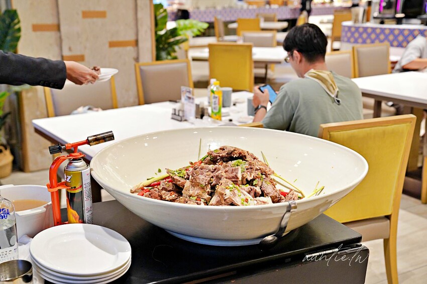 【台北】南港|敘日全日餐廳,東南亞美食節,生食級干貝、霸王甘蔗蝦,啤酒喝到飽,台北六福萬怡酒店自助餐