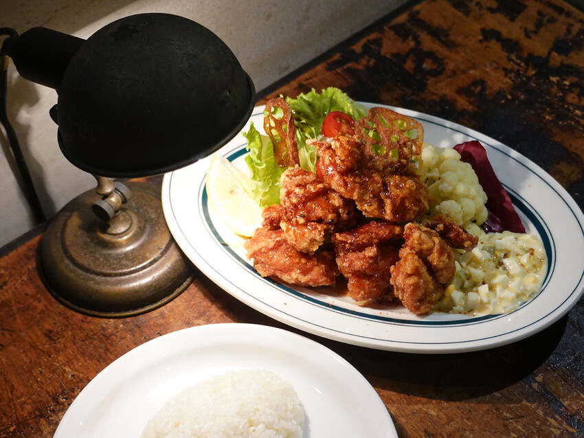 台北市信義區台北信義—青春漢堡 · Aoharu Burger|不訂位吃不到!隱藏在信義巷弄中的日式洋食漢堡店|世貿、101、瓏山林