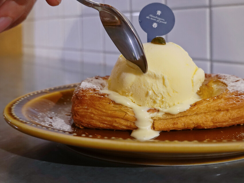 台北市信義區台北信義—青春漢堡 · Aoharu Burger|不訂位吃不到!隱藏在信義巷弄中的日式洋食漢堡店|世貿、101、瓏山林