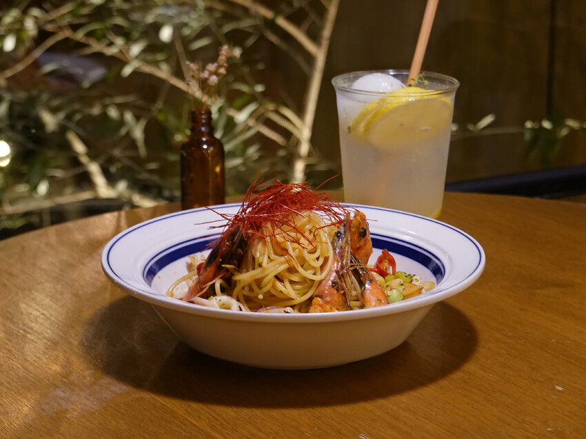 台北市信義區台北信義—青春漢堡 · Aoharu Burger|不訂位吃不到!隱藏在信義巷弄中的日式洋食漢堡店|世貿、101、瓏山林