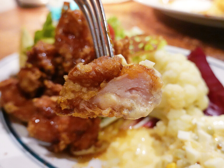 台北市信義區台北信義—青春漢堡 · Aoharu Burger|不訂位吃不到!隱藏在信義巷弄中的日式洋食漢堡店|世貿、101、瓏山林