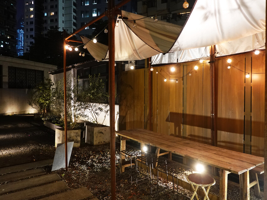 台北市信義區台北信義—青春漢堡 · Aoharu Burger|不訂位吃不到!隱藏在信義巷弄中的日式洋食漢堡店|世貿、101、瓏山林