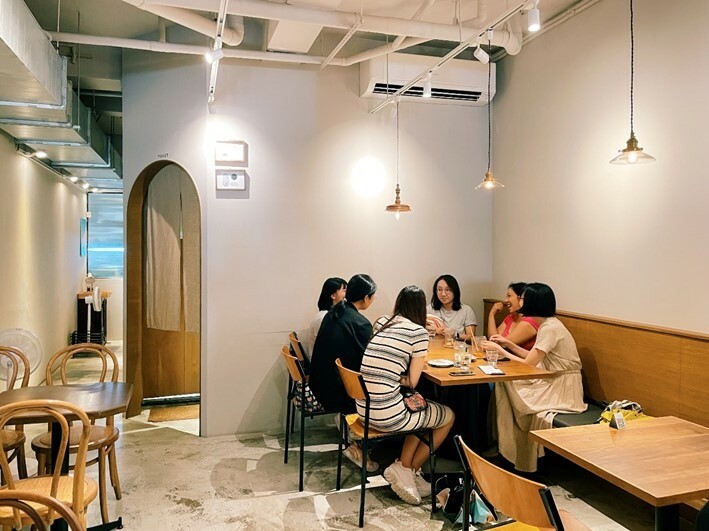 信義區美食-----都市中的老宅漢堡,青春漢堡 Aoharu Burger