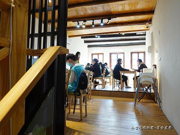 卡拉義式餐館-二樓用餐環境 (2).jpg