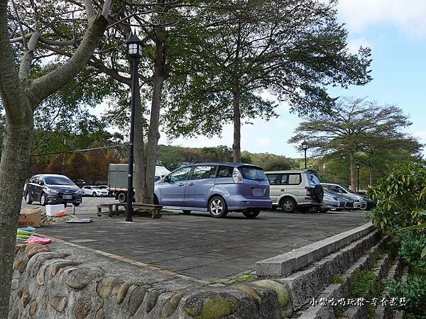三元宮後方停車場 (1).jpg