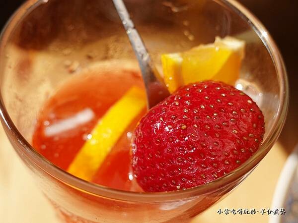 草莓玫瑰氣泡飲-卡拉義式餐館 (2).jpg
