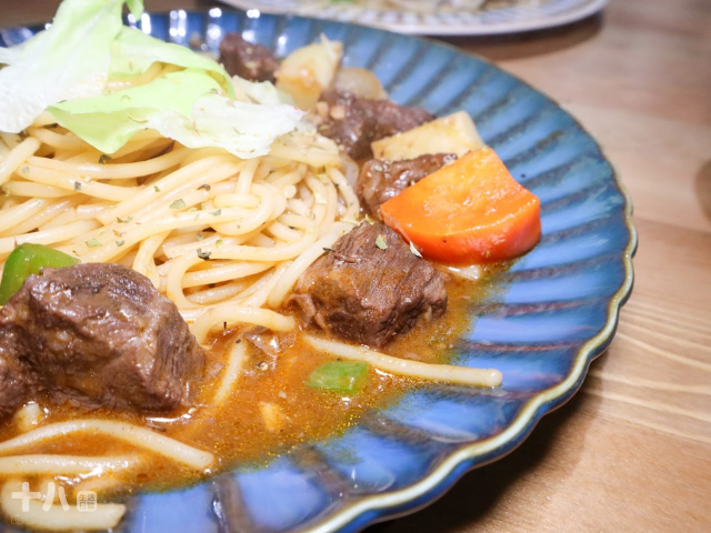 【新竹美食】卡拉義式餐館｜位在客家懷舊氛圍的湖口老街裏，感受到懷舊氛圍與義式料理的美好融合！