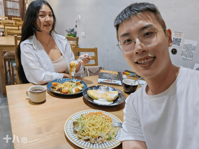 【新竹美食】卡拉義式餐館｜位在客家懷舊氛圍的湖口老街裏，感受到懷舊氛圍與義式料理的美好融合！