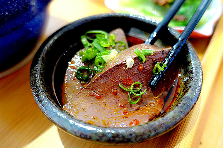 今天下班吃什麼|瘋拌麵 FUN NOODLE | 試營運|貓咪主題|網紅牆|會呼吸的麵