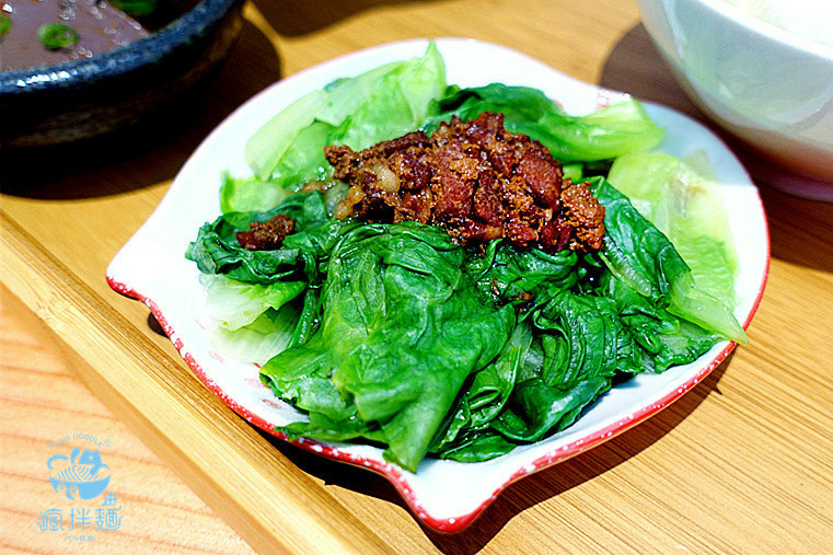 今天下班吃什麼|瘋拌麵 FUN NOODLE | 試營運|貓咪主題|網紅牆|會呼吸的麵