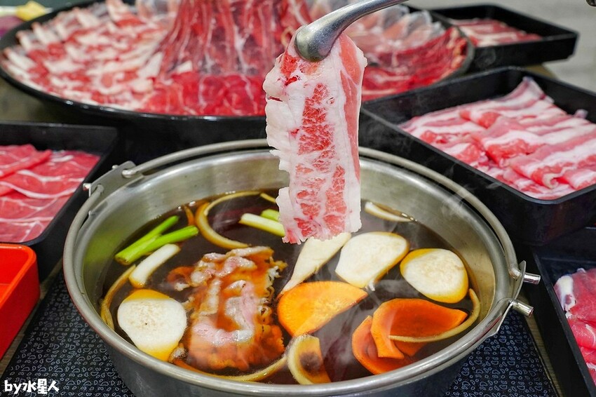 鬥牛士二鍋台中文心店