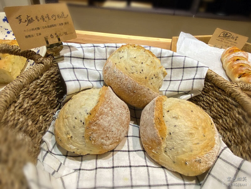 礁溪美食》奶油麵包餐廳旗艦店~ 餐點美味好吃,環境優雅迷人,手工麵包 輕食早午餐 下午茶甜點 義式餐點 PI