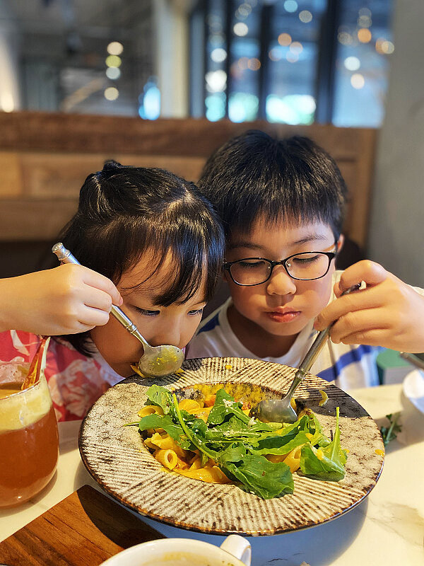 礁溪美食》奶油麵包餐廳旗艦店~ 餐點美味好吃,環境優雅迷人,手工麵包 輕食早午餐 下午茶甜點 義式餐點 PI