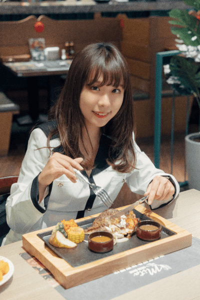 超多元自助吧&濕式熟成翼板牛！主餐還沒來就吃好飽！米塔炙燒牛排專門店-夢時代 - 林非帶你飛