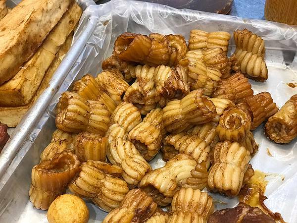 （台北橋）三重老字號排隊滷味 招牌蛋白、台北少見天梯 這裡吃得到-蛋白滷味