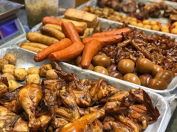 （台北橋）三重老字號排隊滷味 招牌蛋白、台北少見天梯 這裡吃得到-蛋白滷味