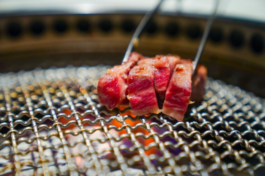 【台中西屯│美食】燒肉風間 Kazama | 老虎城店。洞穴風燒肉空間,和牛套餐大口吃燒肉,附餐選擇多又美味 @Jason's Life