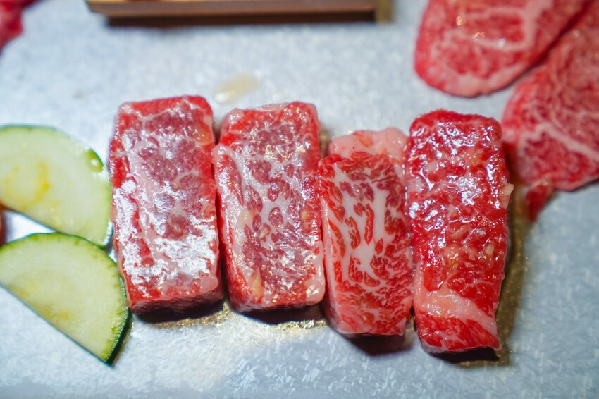 【台中西屯│美食】燒肉風間 Kazama | 老虎城店。洞穴風燒肉空間,和牛套餐大口吃燒肉,附餐選擇多又美味 @Jason's Life