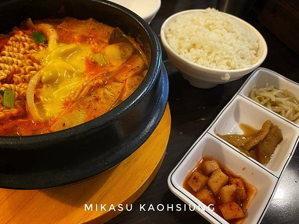 辛拉麵 韓式部隊鍋套餐 免服務費 苓雅區平價韓式料理 百元韓式餐點 오빠네 (ㄛ ㄅㄚˋ ㄋㄟ)韓式特色餐廳