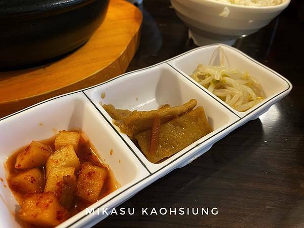 小菜 開胃菜 菜單 免服務費 苓雅區平價韓式料理 百元韓式餐點 오빠네 (ㄛ ㄅㄚˋ ㄋㄟ)韓式特色餐廳