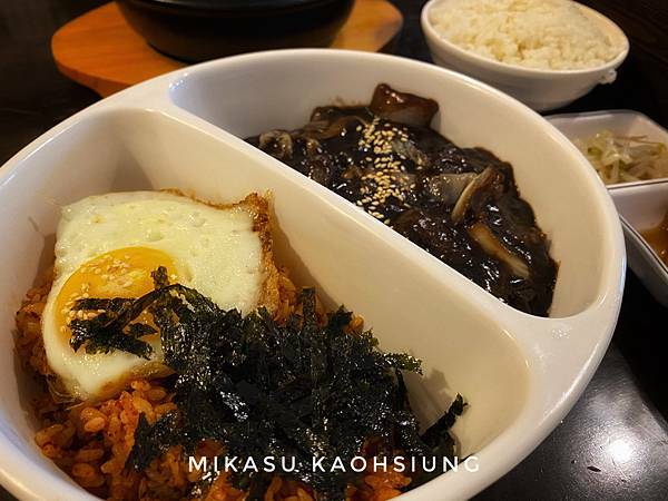 韓式泡菜炒飯 高雄苓雅二路 오빠네韓式料理 韓國人賣韓式料理 平價韓式料理歐巴煮給你吃 歐爸那 喔爸那