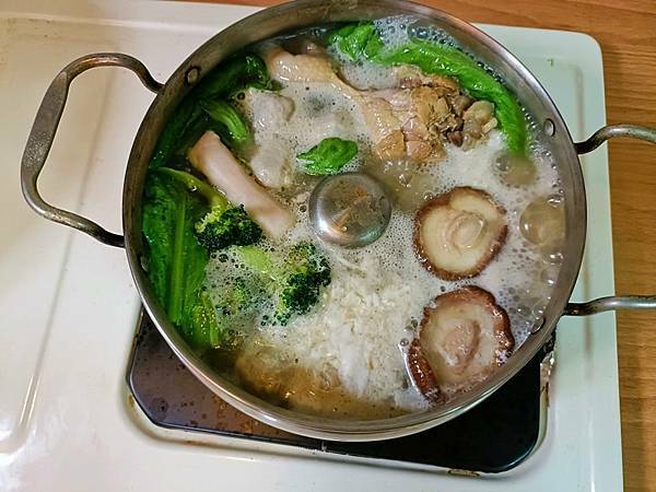 /tmp/phpGey5ga /tmp/phpGey5ga