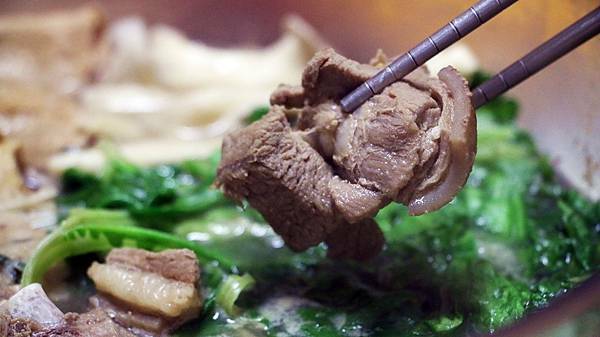 /tmp/phphOZROH /tmp/phphOZROH