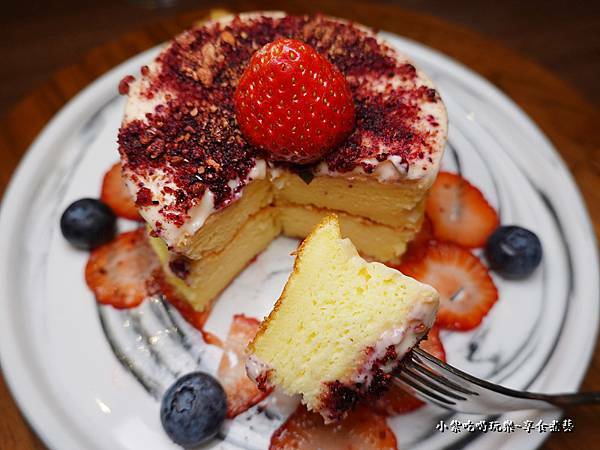 草莓圓舞曲-成真咖啡桃園中正店 (6).jpg