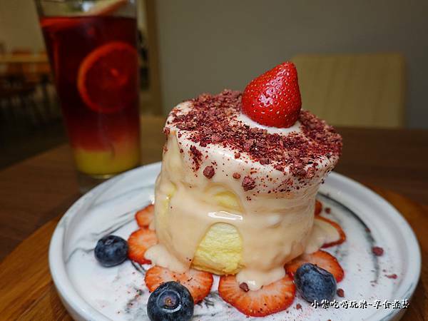 草莓圓舞曲-成真咖啡桃園中正店 (11).jpg