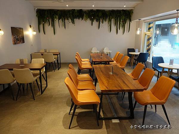 成真咖啡桃園中正店  (1).jpg