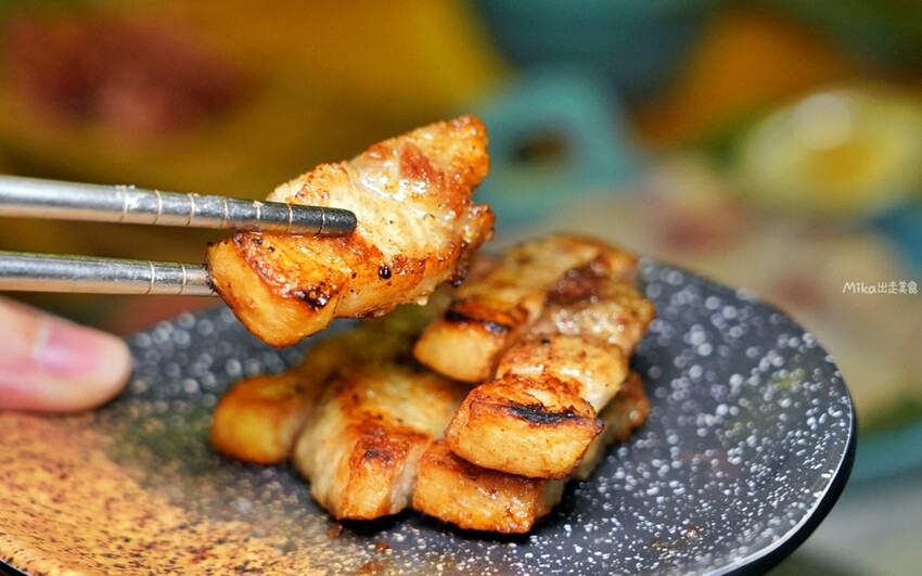 低消180元!新莊輔大站旁平價單人燒肉「饞饞燒肉」,霜淇淋、飲料無限暢飲。