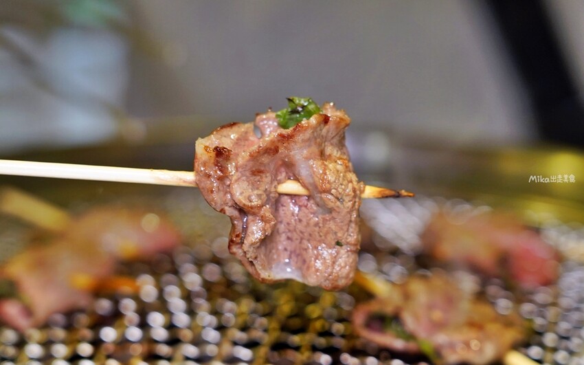 低消180元!新莊輔大站旁平價單人燒肉「饞饞燒肉」,霜淇淋、飲料無限暢飲。