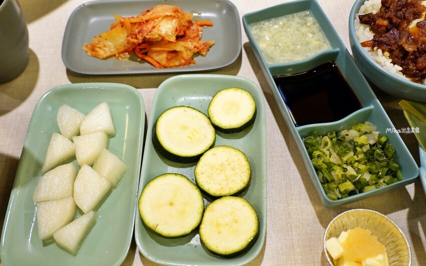 低消180元!新莊輔大站旁平價單人燒肉「饞饞燒肉」,霜淇淋、飲料無限暢飲。