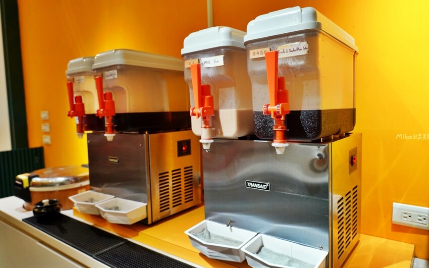 低消180元!新莊輔大站旁平價單人燒肉「饞饞燒肉」,霜淇淋、飲料無限暢飲。