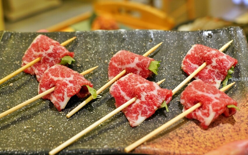 低消180元!新莊輔大站旁平價單人燒肉「饞饞燒肉」,霜淇淋、飲料無限暢飲。