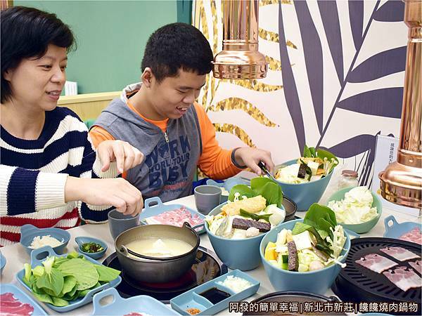 饞饞燒肉鍋物08-準備開動.JPG