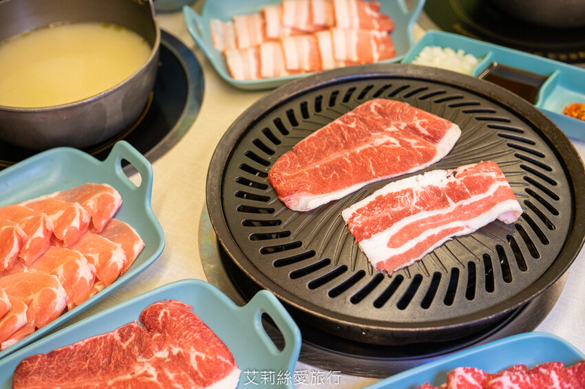 新莊輔大美食》平價火烤兩吃180起 白飯飲料霜淇淋吃到飽 饞饞燒肉鍋物 溫泉蛋燒肉丼飯 百元小火鍋 - 艾莉絲愛旅行