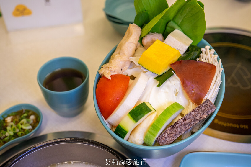 新莊輔大美食》平價火烤兩吃180起 白飯飲料霜淇淋吃到飽 饞饞燒肉鍋物 溫泉蛋燒肉丼飯 百元小火鍋 - 艾莉絲愛旅行