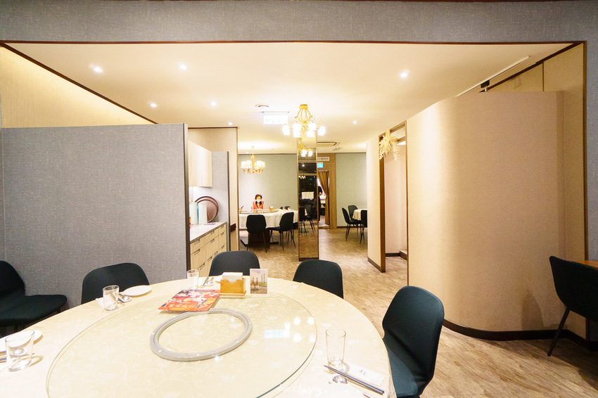 台中西區餐廳-膳馨民間創作料理，創意菜餚2人就能用餐，全新推出水煮牛肉餐點，花椒香味四溢。